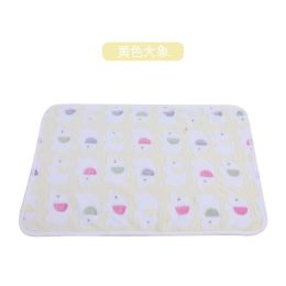 Pet Blanket Dogs And Cats Flannel Blanket Autumn And Winter Warm Blanket Floor Mat (Option: Yellow Elephant Blanket-104 76cm)